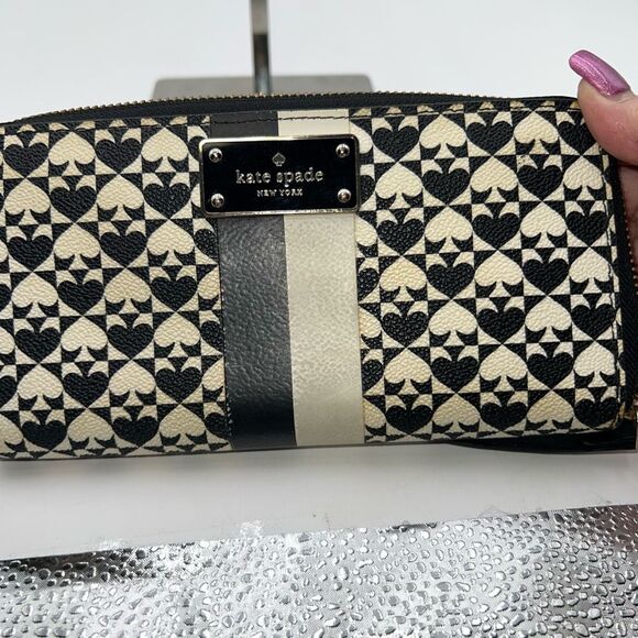 Kate Spade New York Neda Penn Place zip-around continental wallet. - Picture 9 of 9